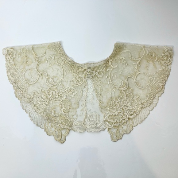 Vintage Chantilly Lace Collar - Picture 1 of 8